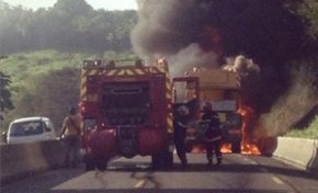 Un convoi prend feu sur la RN5 en Martinique