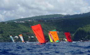 #BrasserieLorraine remporte la première étape du Tour de la #Martinique des yoles rondes.