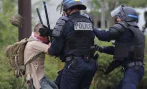 L'abus de pouvoir policier (radio)