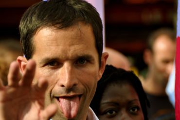 Hamon peuple...quand donc cesseras-tu d’être le jouet sombre au carnaval des autres ?