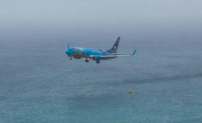 Saint-Martin : un avion arrive trop bas et ... (vidéo)