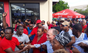 Arrivée triomphale d'Alfred Marie-Jeanne à l'aéroport Aimé Césaire en Martinique