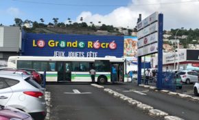 Carrefour Dillon bloqué...ah il y a un bon dieu !!!