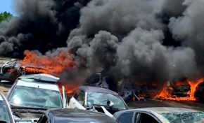 Incendie à la casse d'Arcole au Lamentin en Martinique