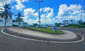 Les spécificités de Martinique - Le rond-point incliné - 😳🤔🤔