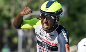 Un noir (Girmay Biniam) remporte une DEUXIÈME  étape du Tour de France cycliste…Marion…Marine…Eric et Jordan…sont furieux